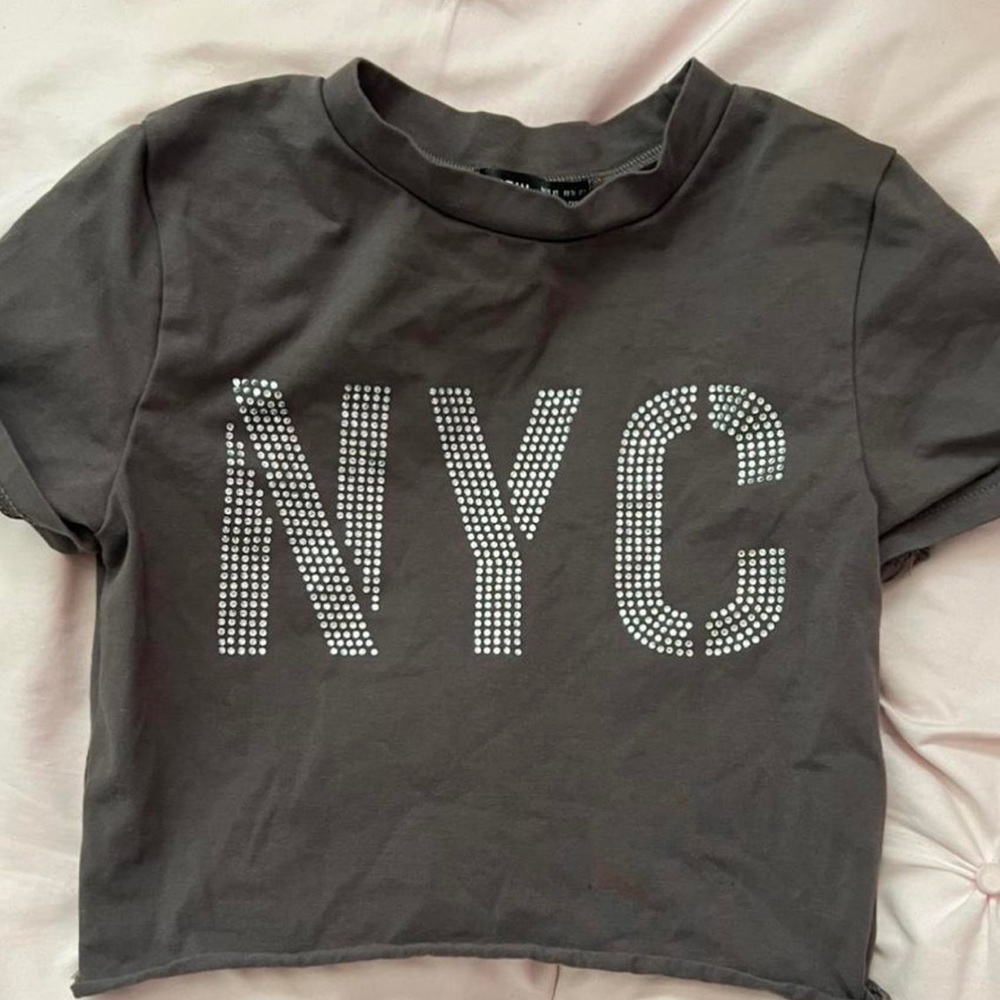 nyc rhinestone tee size xs